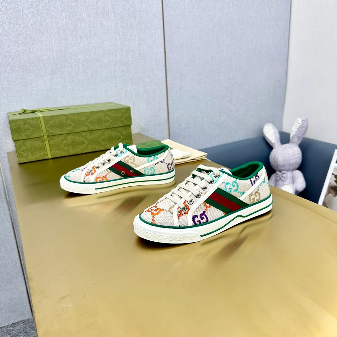 👟👟Ex-factory price 440👟👟 GUCCI 2020 latest classic 1977 low-top double G canvas shoes, original purchase, 1:1 development, original lasting process. Size: 35-45/45. Customized items are non-returnable and must be paid first. . ...new version complete package...